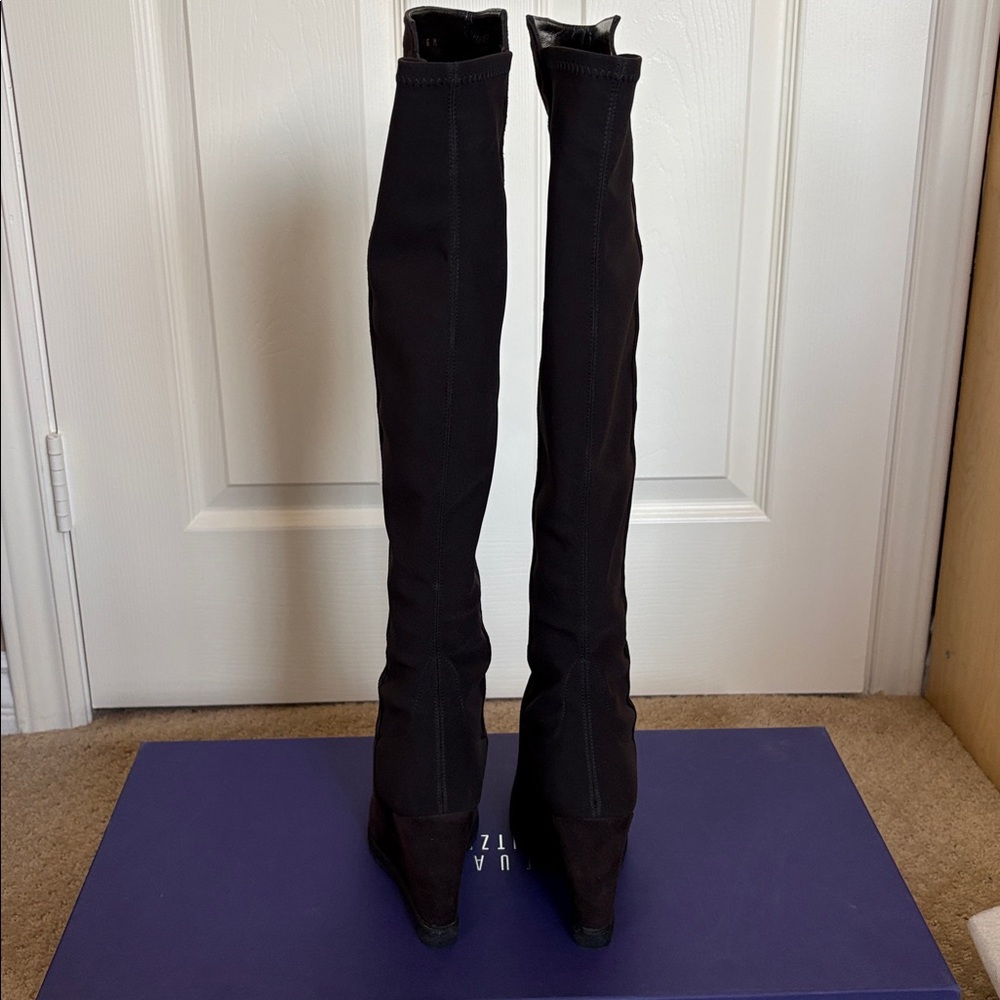 Stuart Weitzman Demiswoon 50/50 Knee High Wedge Boots Cola Brown Suede, Size 6 - Picture 4 of 5